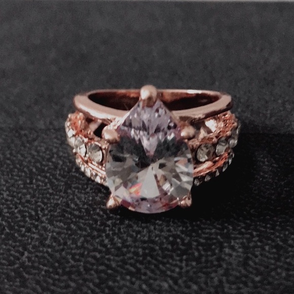 14K Rose Gold Filled Drop-Pear Shaped Wedding Ring - Picture 2 of 4